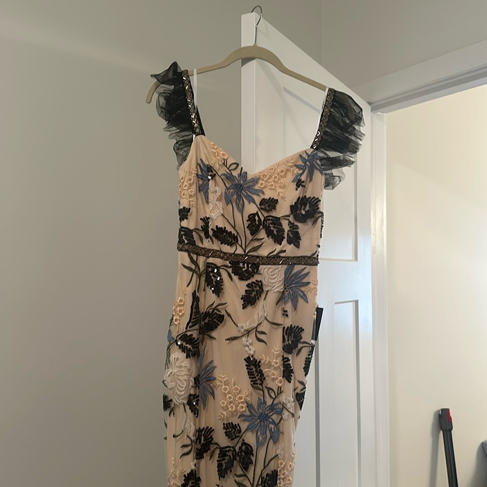 Lulus size medium dress never worn with tags.